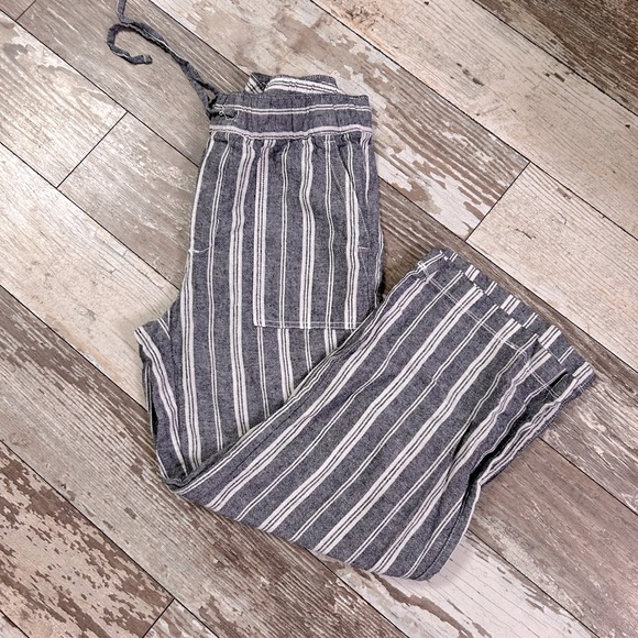 GAP Women’s Wide Leg Linen Pull on Pant - Picture 3 of 5